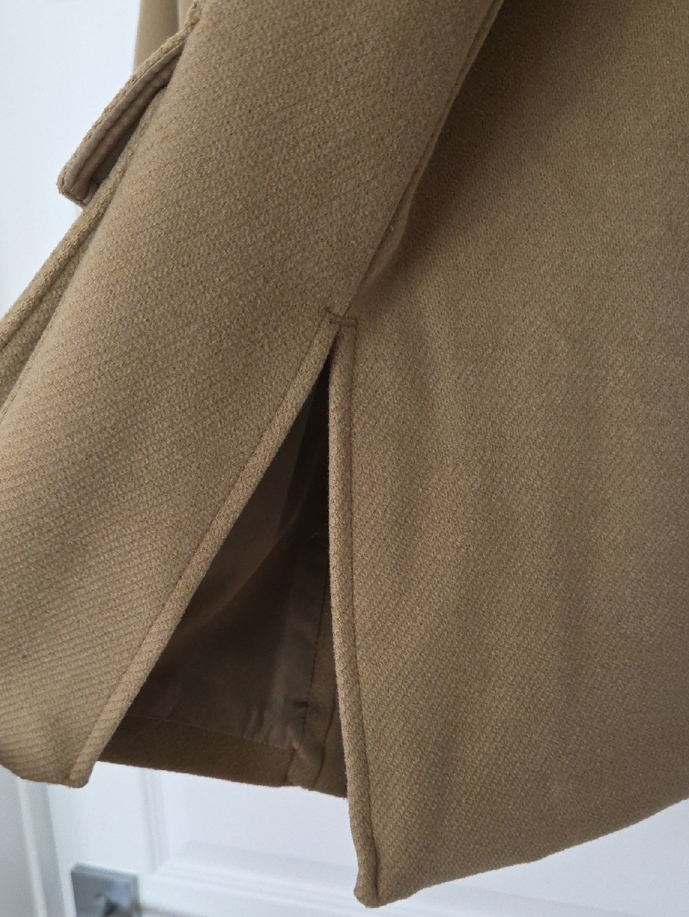 NWT H&M Tan Utility Shacket with Four Front Flap Pockets, Size M - Picture 9 of 12